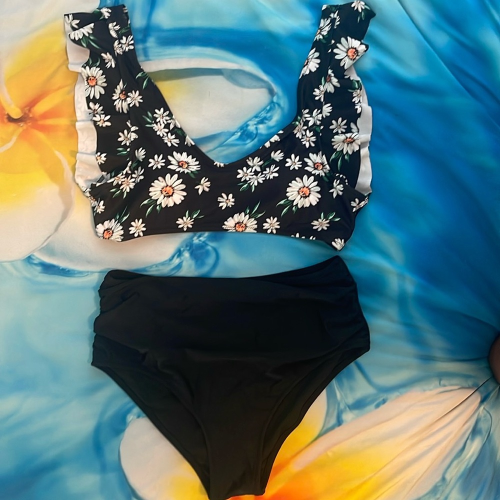 Ruffled Daisy Print Bikini Top and High Waist Ruched Bottom